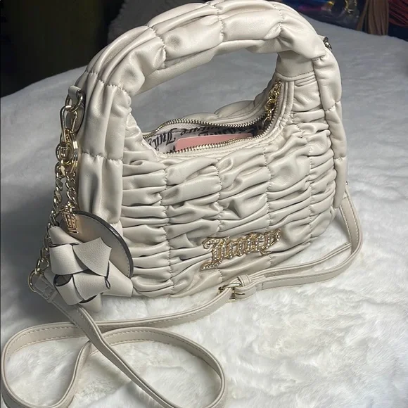 Juicy Couture- Cream Quilted Handbag with Gold Accents & Key chain - Picture 12 of 15